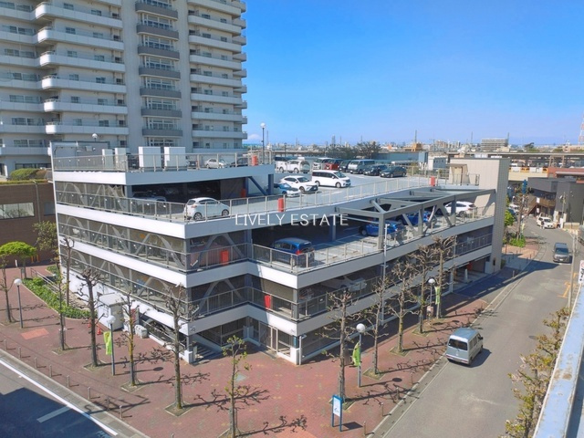 谷塚コリーナ・ライオンズタワー谷塚の駐車場