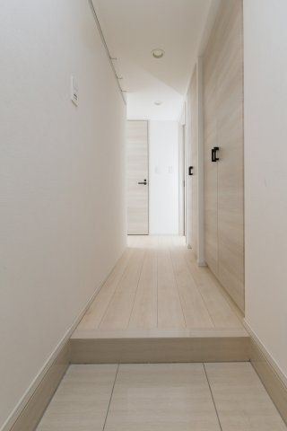 SYFORME UENO Asyl Courtの玄関|※同タイプ参考写真です（カラータイプが異なる場合がございます）