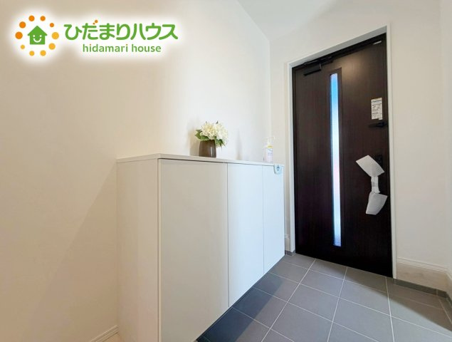 いわき市平下神谷Ⅱ期　新築戸建　1号棟の玄関|スニーカーマニアも納得の天井まであるシューズボックス!(^^)!