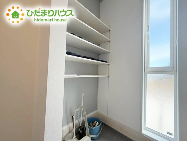 いわき市平下神谷Ⅱ期　新築戸建　1号棟の収納|スニーカーマニアも納得の天井まであるシューズボックス!(^^)!