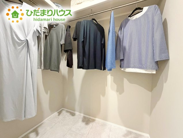 いわき市平下神谷Ⅱ期　新築戸建　1号棟の収納|"ママに人気のウォークインクローゼット付き！
コートやジャケットはもちろん、季節物や布団なども全部収納できちゃいます(^^)/"
