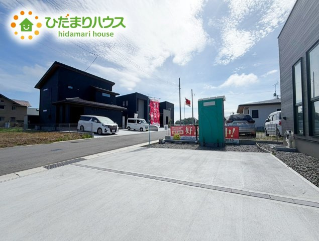 いわき市平下神谷Ⅱ期　新築戸建　1号棟の前面道路含む現地写真|ご家族でお車に乗る方に！駐車場3台分あります！
