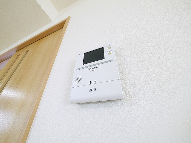 ニュー松葉マンションのセキュリティ|モニター付きインターホンです