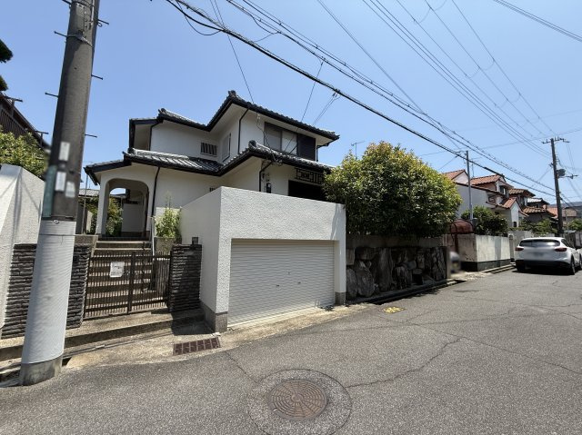 神戸市垂水区桃山台５丁目戸建の前面道路含む現地写真