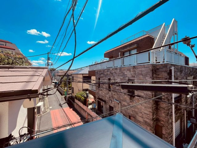 【展望】 | 世田谷区船橋１丁目　新築戸建て | 高く青い空を見渡す開放感、豊かな眺望も大事なインテリア演出