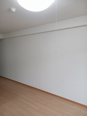 【内装】 | プリュジュール | 内装は落ち着いています