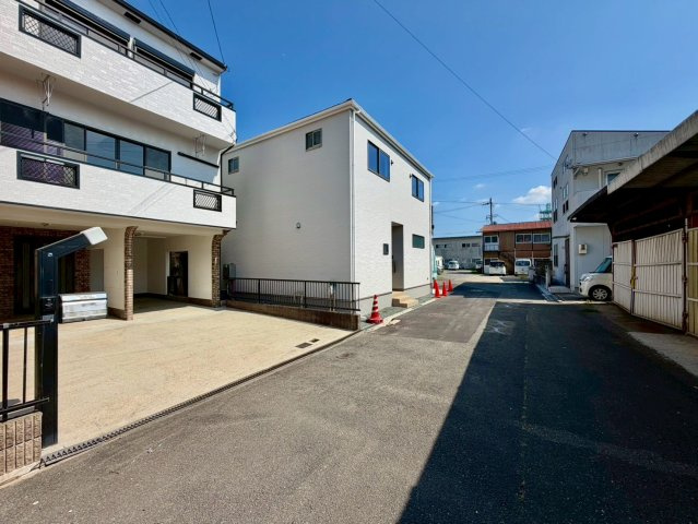 枚方市都丘町の前面道路含む現地写真|道路幅員：西約４ｍ