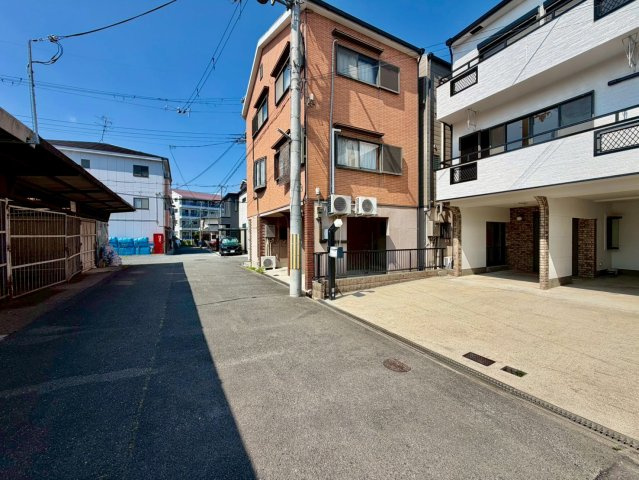 枚方市都丘町の前面道路含む現地写真