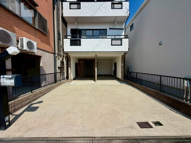 枚方市都丘町の駐車場