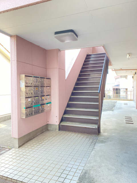 コーポノリクラAのロビー