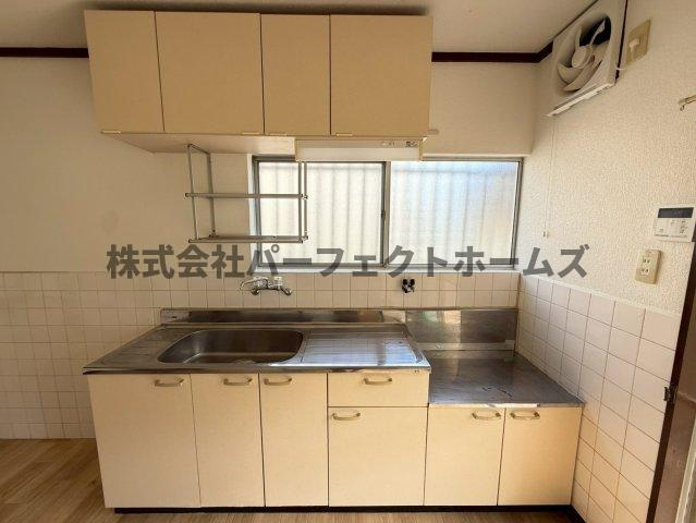 長尾家具町2丁目戸建　賃貸のキッチン|コンパクトなキッチンで掃除もラクラク