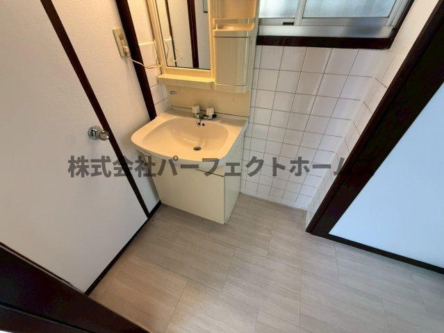 長尾家具町2丁目戸建　賃貸の洗面所|ゆったりとスペースのある洗面所