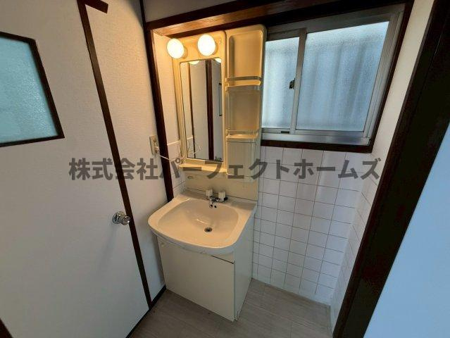 長尾家具町2丁目戸建　賃貸の独立洗面台|独立洗面台、朝の身支度には欠かせません