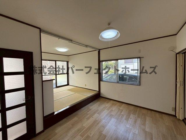 長尾家具町2丁目戸建　賃貸の居間・リビング|ゆったりとした居間です