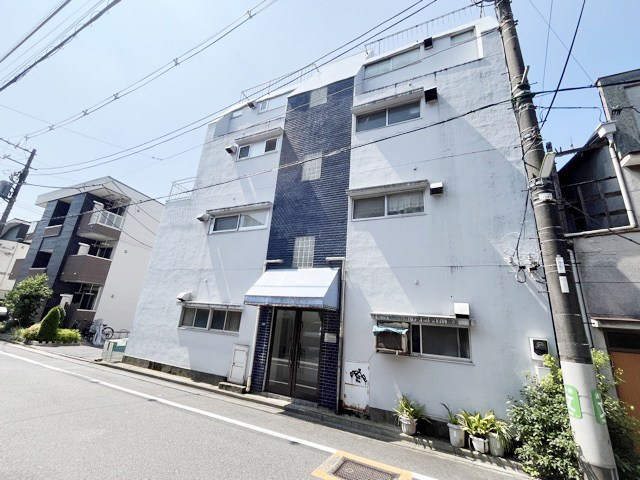 【外観】 | 駒沢パークサイドマンション | マンション外観。さほど大きなサイズではありませんがぜひ一度、現地でご覧ください。～即日のご見学可能～　お問合せはお気軽にどうぞ。
