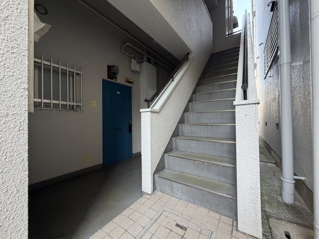 第二大朋マンションのエントランス