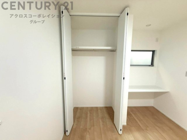 衣類やアクセサリー、小物類の収納が便利で整理整頓がしやすく、部屋の美観を保ちつつ、スペースを最大限に活用できます。衣服のしわやダメージを防ぎ、長持ちさせることができます。