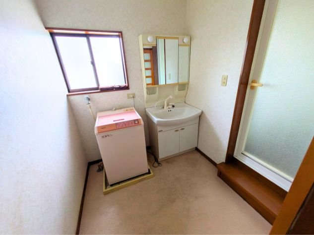 溝辺町戸建の洗面所|                                                  