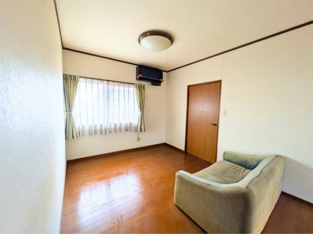 溝辺町戸建の洋室|                                                  