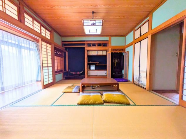 溝辺町戸建の和室|畳の上でゆっくりとくつろげる和室です