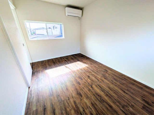 土居町戸建ての洋室|使い勝手のいい洋室です