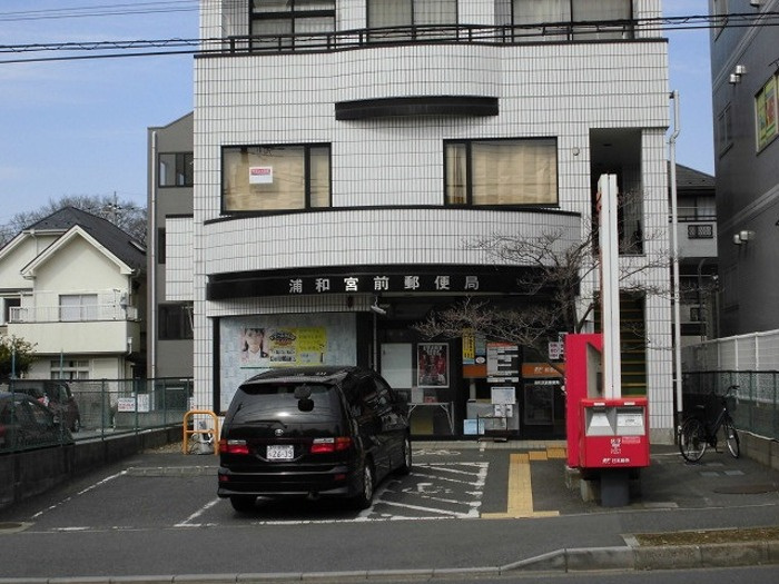 アベニールクニヤの駐車場