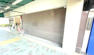 八甲ビルの外観
