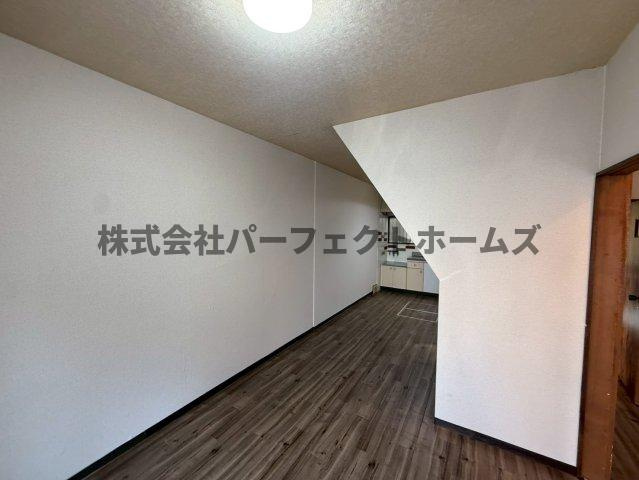 高野道1丁目戸建　賃貸の居間・リビング|使いやすいリビングです
