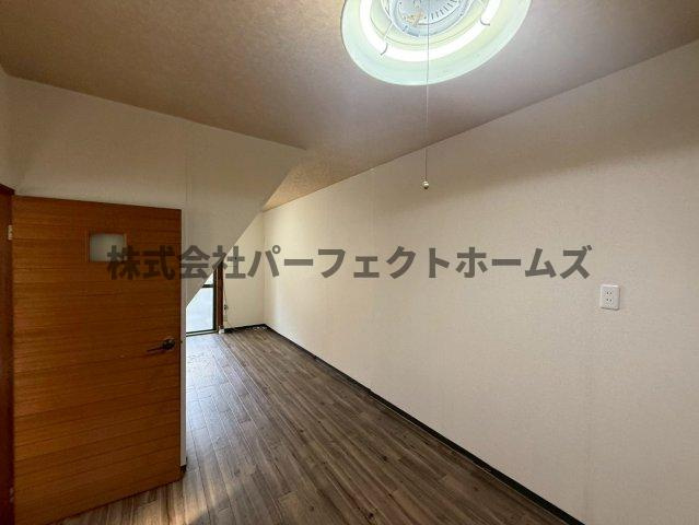 高野道1丁目戸建　賃貸の居間・リビング|使いやすいリビングです