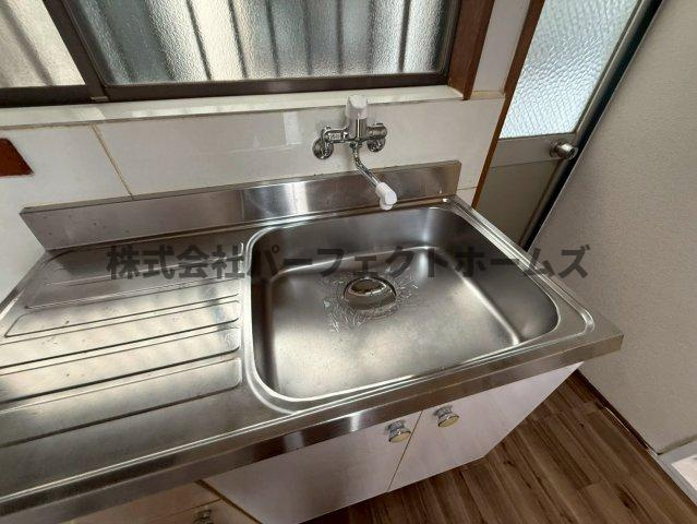 高野道1丁目戸建　賃貸のキッチン|キッチンでお料理をお楽しみください