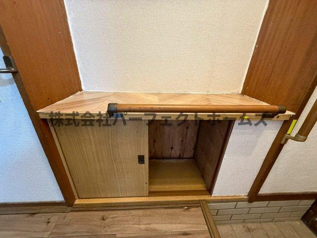 高野道1丁目戸建　賃貸の収納|小物を収納するのに便利です
