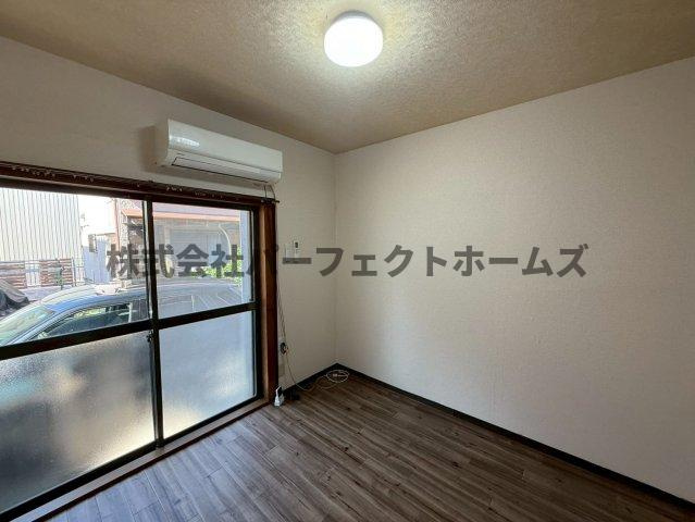 高野道1丁目戸建　賃貸の居間・リビング|ゆったり過ごせるリビングです