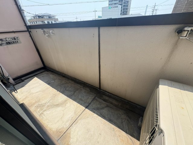 ベルジュネスのバルコニー