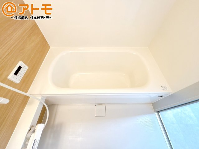 【浴室】 | 沼津市大岡　中古一戸建て | お風呂で日々の疲れを落としましょう♪スタイリッシュなお風呂になっています！