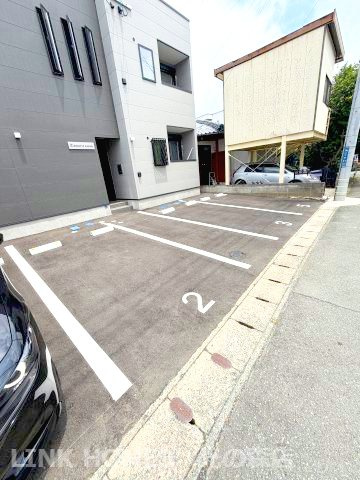 熊本市北区楠８丁目のアパートの駐車場