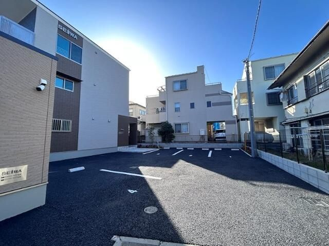 グランディール調布の駐車場