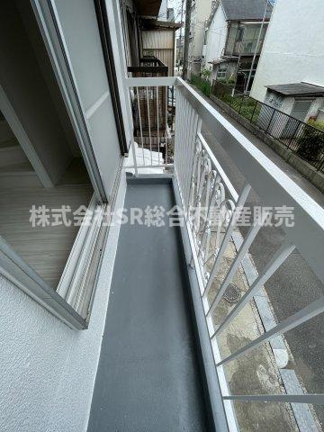 御厨2丁目中古戸建のバルコニー|バルコニーは3面あるので使い分けもできます！