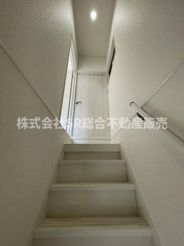 御厨2丁目中古戸建の内装|弊社は、工務店と関係強化を徹底し、世界情勢やナフサショックの影響を受けずに材料確保を行い、納期も遅れることがございませんので、心配ご無用です！お気軽にご相談下さい。