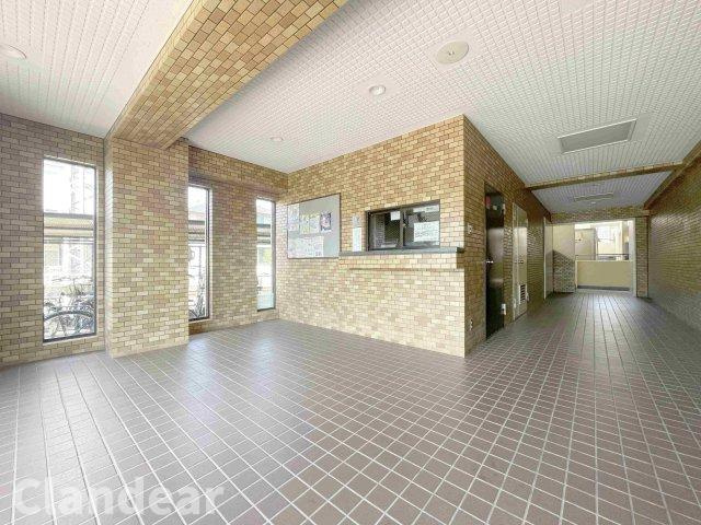 ライオンズマンション金町第5のロビー|ドキドキの新生活も、安心してスタート。ぴったりの住まいを見つけませんか？クランディアが一緒に住まい選びをサポートします‼　まずは、お気軽にお問合せください　＃クランディア