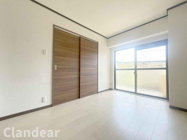 ライオンズマンション金町第5の洋室|ドキドキの新生活も、安心してスタート。ぴったりの住まいを見つけませんか？クランディアが一緒に住まい選びをサポートします‼　まずは、お気軽にお問合せください　＃クランディア