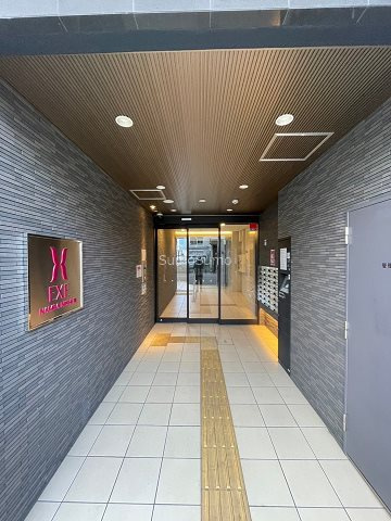 S-FORT難波西のエントランス