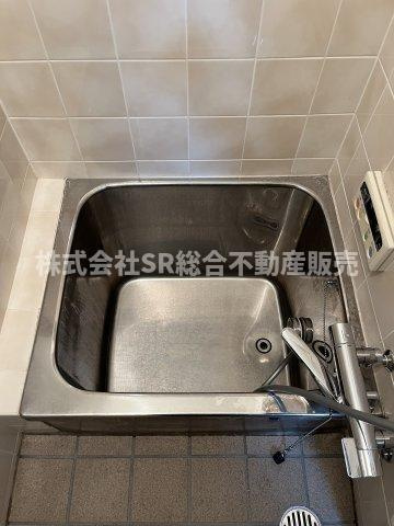 稲田本町1丁目中古テラスハウスの浴室|お風呂で日々の疲れを落としましょう
