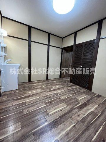 稲田本町1丁目中古テラスハウスの洋室|弊社は中古戸建のご紹介、その後のリフォームのご提案、
賃貸物件のご紹介、すべてご対応可能です。
お客様にあったプランをご提案致します。
まずはお問合せ下さいませ。