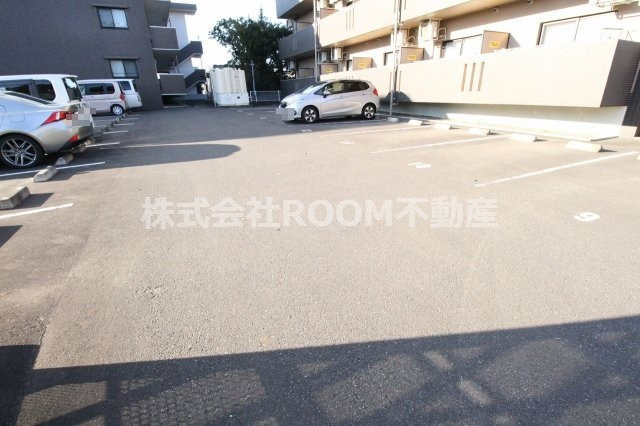 フローリアンの駐車場|駐車場があります