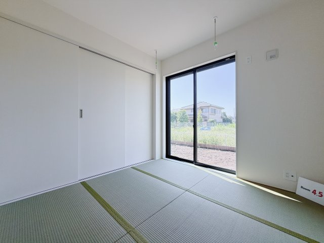 【新築戸建】安中市板鼻　の和室|■1階和室（3号棟）｜和室でしか味わえない畳ならではの香りや素材で和のやすらぎを感じてください♪休日はお子様とお昼寝するのにも最適です！