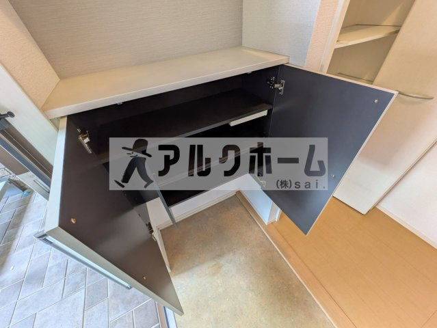 フローレスサクラの玄関