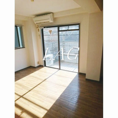 【居間・リビング】 | シェモア代々木 | 洋室のお部屋です。