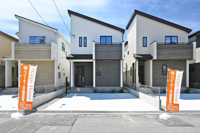 ハートフルタウン東園田町3丁目新築一戸建て全6区画│3LDK+駐車2台可 の外観|家族の未来を見据えた、全6区画の新しい街並み。前面道路が広く、駐車の際も安心です。阪急「園田」駅まで徒歩圏内で生活至便。皆様からのご連絡を心よりお待ちしております。