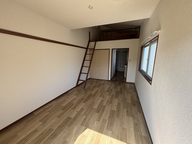 アベマンションの内装