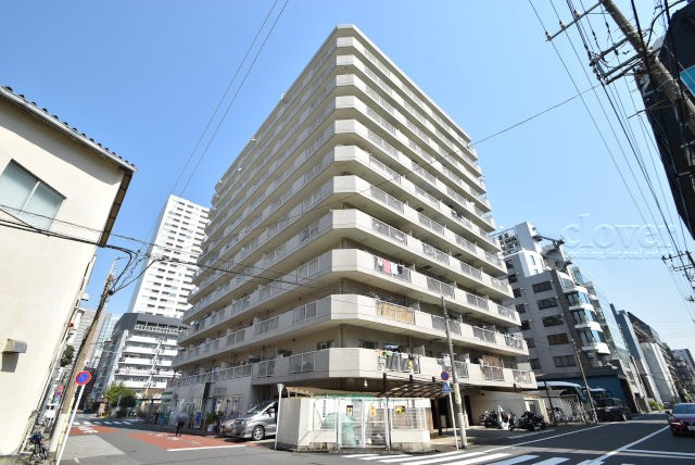 【外観】 | ドルミ錦糸町長谷川ビル | 手入れの行き届いた外壁やエントランスなど、「見ればわかる」レベルで清潔感を保ったマンションです。築年数を感じさせない姿で皆様をお出迎えします。～即日のご見学可能～　お問合せはお気軽にどうぞ。